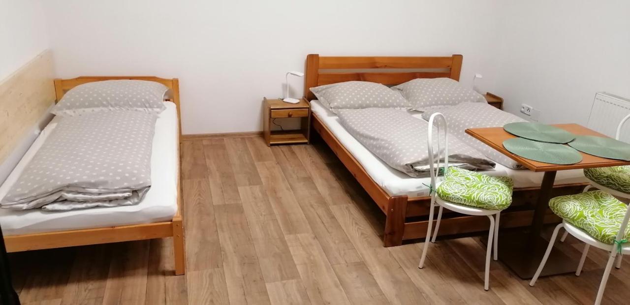 Booking Tržní Decin Exterior foto